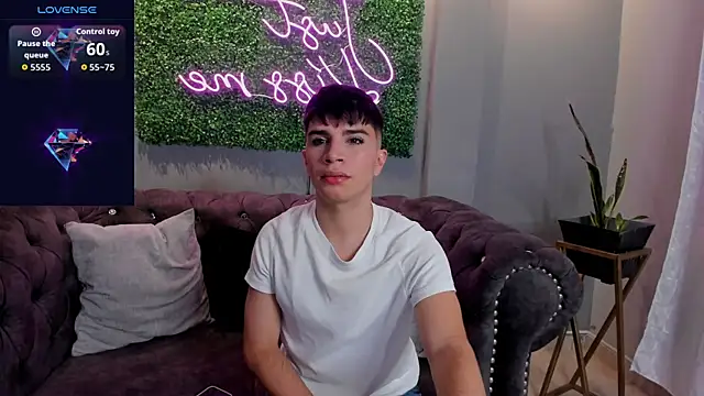 damoncolin  online show from October 11, 2025, 1:56 pm