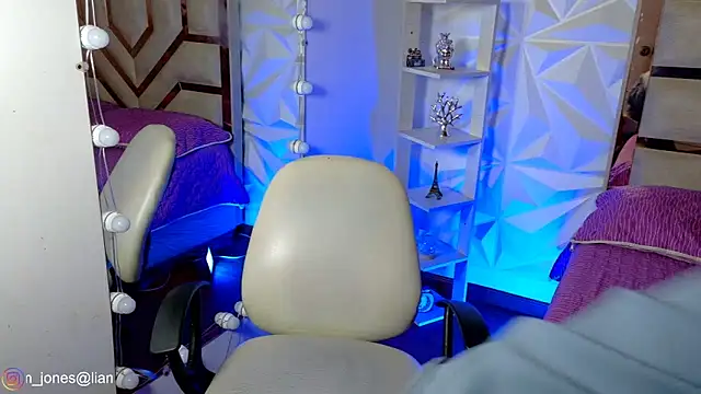 Jonesliam23 online show from May 16, 2026, 7:35 pm