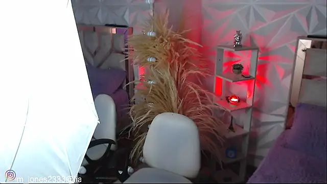 Jonesliam23 online show from October 23, 2025, 7:01 pm