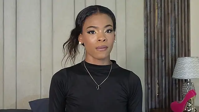 adaraSmiith online show from April 15, 2026, 6:23 pm