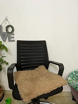 luisa curli online show from December 21, 2025, 6:31 pm