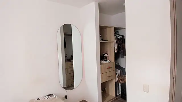 rose scottt online show from February 21, 2026, 6:10 pm