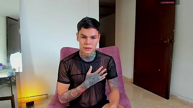 Jordyrodriiguez online show from October 13, 2025, 5:25 pm