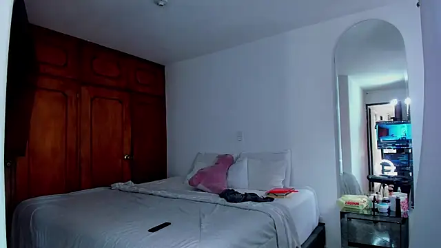 Jordyrodriiguez online show from January 24, 2025, 7:49 pm