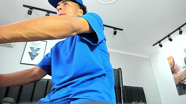 ANGEL NICOLAS online show from January 14, 2025, 4:25 am