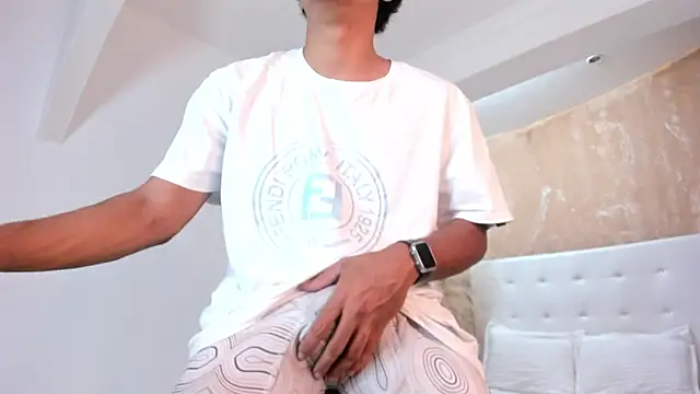 ANGEL NICOLAS online show from January 17, 2025, 8:33 pm