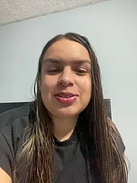 Nathaly00  online show from December 14, 2025, 10:26 pm