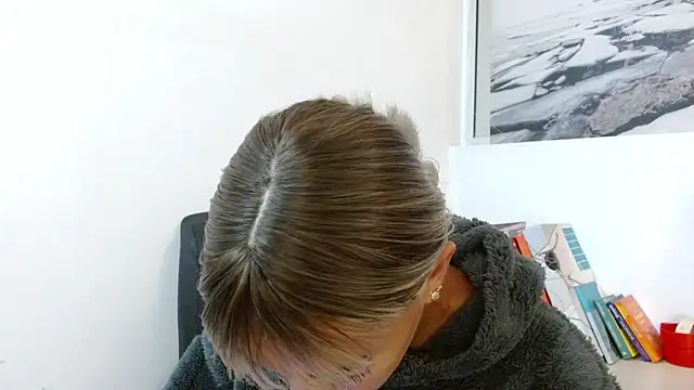 peyton golden1 online show from November 22, 2025, 3:27 am