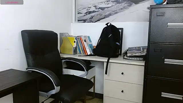 peyton golden1 online show from November 20, 2025, 3:29 am