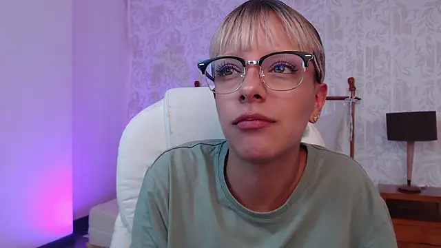 peyton golden1 online show from November 29, 2025, 3:28 am