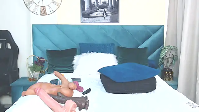 Snapshot of BubbleAngel chatting on February 9, 2026, 4:54 am BubbleAngel online show from February 9, 2026, 4:54 am