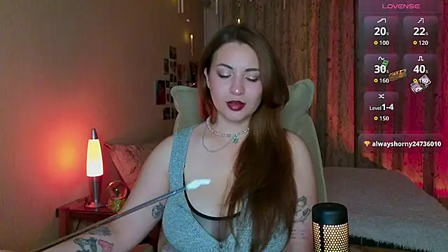 LisaCase online show from November 29, 2025, 3:01 pm