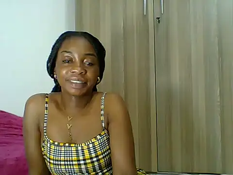 PrettyPrincess14 online show from October 19, 2025, 7:38 pm