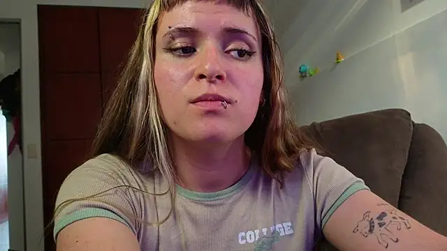 Snapshot of NEXT_DOOR_GIRL_ chatting on February 21, 2026, 10:23 pm NEXT DOOR GIRL online show from February 21, 2026, 10:23 pm