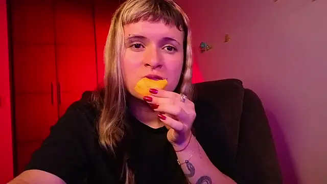 Snapshot of NEXT_DOOR_GIRL_ chatting on March 4, 2026, 1:02 am NEXT DOOR GIRL online show from March 4, 2026, 1:02 am