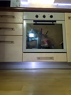 Tina Alev online show from February 7, 2026, 7:33 pm