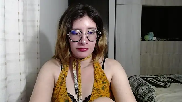 mariana124- online show from December 9, 2024, 6:46 pm