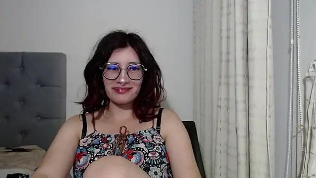 mariana124- online show from January 6, 2025, 7:02 pm