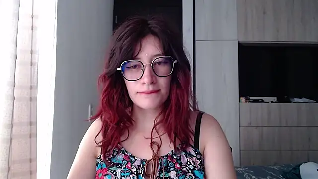 mariana124- online show from February 8, 2025, 3:42 pm