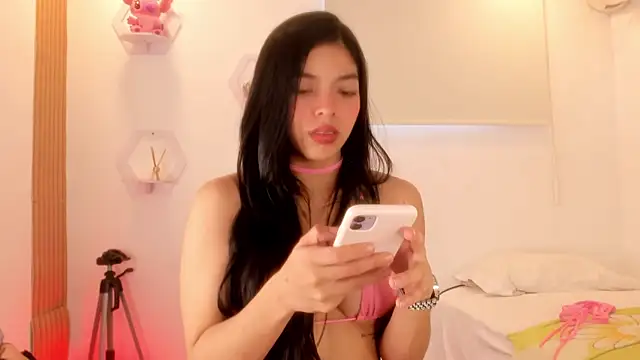 meganrossee69 online show from April 19, 2026, 6:10 pm