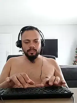 Snapshot of morenindarola chatting on January 24, 2025, 3:34 pm morenindarola online show from January 24, 2025, 3:34 pm