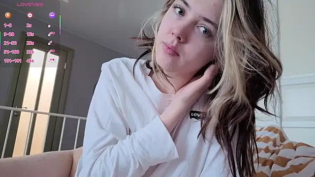 Snapshot of Vanessa_Walters chatting on March 11, 2026, 4:17 am Vanessa Walters online show from March 11, 2026, 4:17 am