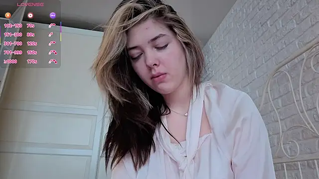 Snapshot of Vanessa_Walters chatting on March 9, 2026, 3:32 am Vanessa Walters online show from March 9, 2026, 3:32 am