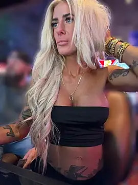 blondiluvsanal online show from June 10, 2026, 3:52 am