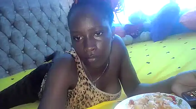 queen-goddess online show from December 13, 2024, 11:45 am