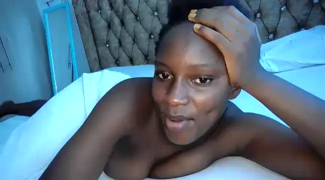 queen-goddess online show from December 25, 2024, 1:09 pm