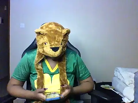 Candii wet  online show from February 15, 2026, 3:22 pm