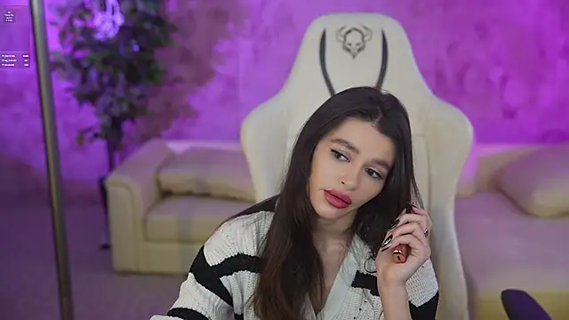 Snapshot of Gabriella054 chatting on March 3, 2025, 7:57 am Gabriella054 online show from March 3, 2025, 7:57 am