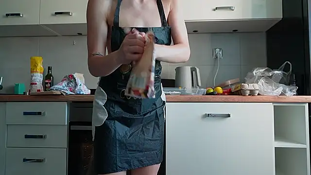 MiaRouge online show from June 26, 2026, 3:29 pm