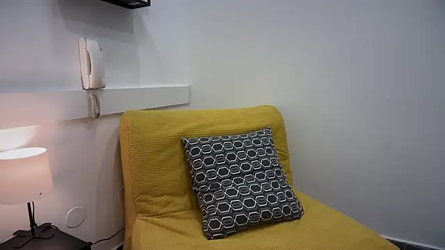 MiaRouge online show from May 21, 2026, 2:09 am