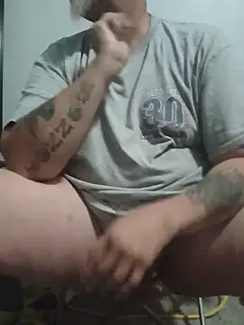 Snapshot of bigbillf1 chatting on August 4, 2026, 11:42 pm bigbillf1 online show from August 4, 2026, 11:42 pm
