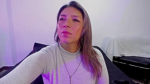 MichelleManson online show from September 19, 2025, 9:57 am