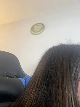 Snapshot of AlessiaVix chatting on March 19, 2025, 9:16 pm AlessiaVix online show from March 19, 2025, 9:16 pm