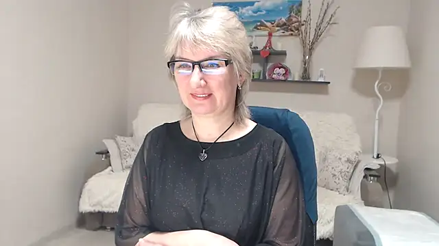 Snapshot of FleurMays chatting on February 12, 2026, 4:01 am FleurMays online show from February 12, 2026, 4:01 am