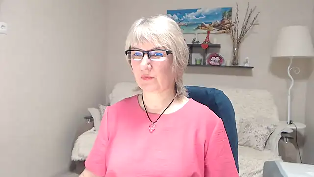 Snapshot of FleurMays chatting on February 11, 2026, 4:12 am FleurMays online show from February 11, 2026, 4:12 am