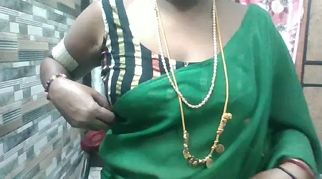 Snapshot of Hot_akshara chatting on December 3, 2024, 3:28 pm Hot akshara online show from December 3, 2024, 3:28 pm