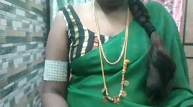 Snapshot of Hot_akshara chatting on December 4, 2024, 1:19 am Hot akshara online show from December 4, 2024, 1:19 am