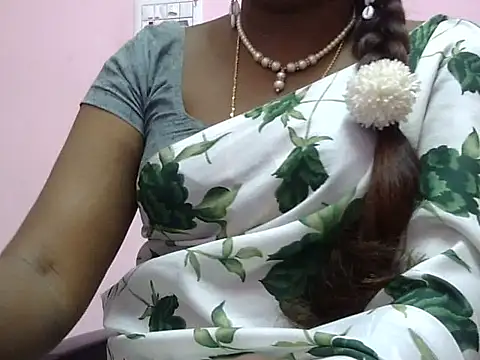 Hot akshara online show from November 26, 2025, 4:40 pm