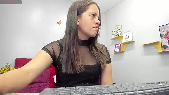 Snapshot of kathina_giraldo chatting on October 9, 2025, 12:38 pm kathina giraldo online show from October 9, 2025, 12:38 pm