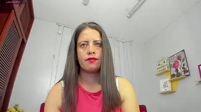 Snapshot of kathina_giraldo chatting on March 12, 2025, 12:47 pm kathina giraldo online show from March 12, 2025, 12:47 pm