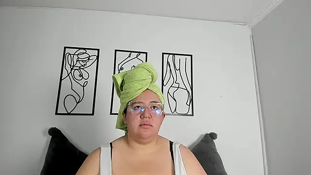 RubyPirsso18 online show from November 28, 2025, 7:25 pm