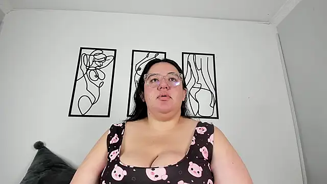 RubyPirsso18 online show from December 2, 2025, 7:26 pm