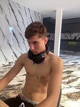 oliver Lz online show from November 2, 2025, 7:52 pm