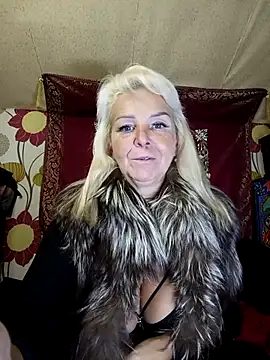 CassandraSandra44 online show from November 26, 2025, 5:57 pm