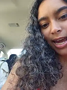 cinnaminnie online show from March 7, 2025, 5:38 pm