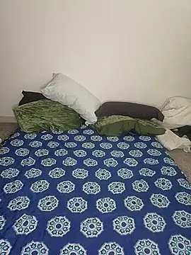 cinnaminnie online show from February 25, 2026, 6:19 pm